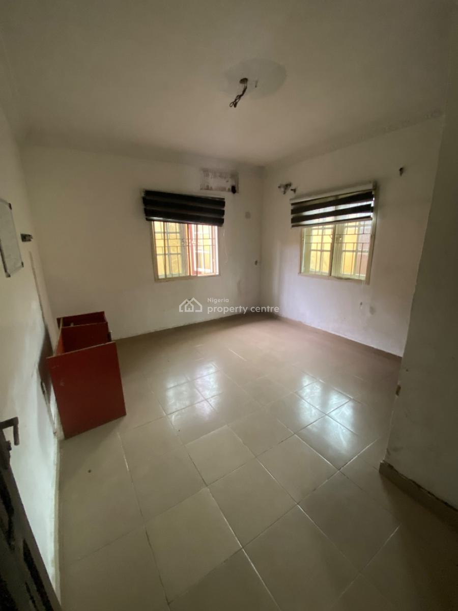 2bedroom Apartment with 2 Balcony & Big Compound in a Serene Environme, Thomas Estate, Ajah, Lagos, Flat / Apartment for Rent