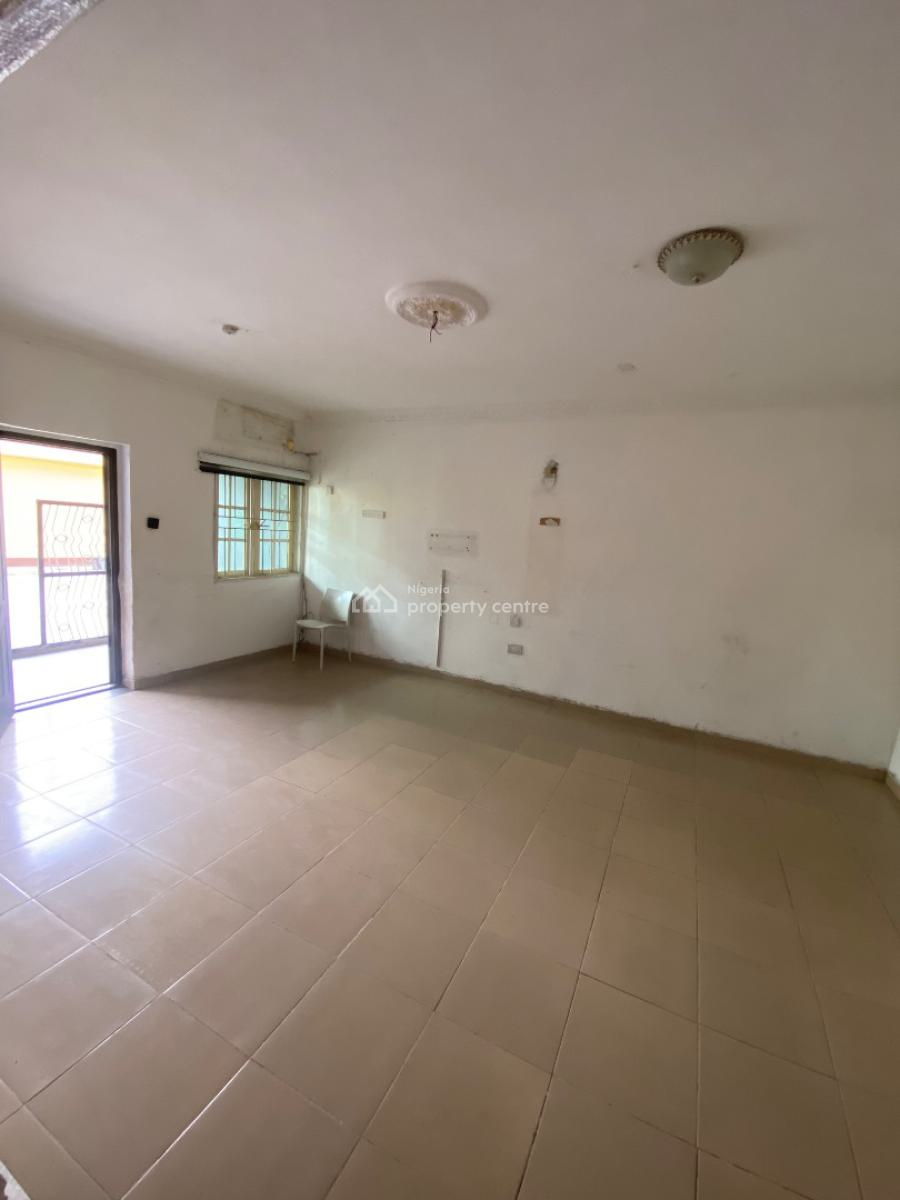 2bedroom Apartment with 2 Balcony & Big Compound in a Serene Environme, Thomas Estate, Ajah, Lagos, Flat / Apartment for Rent