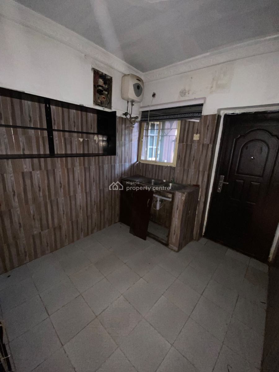 2bedroom Apartment with 2 Balcony & Big Compound in a Serene Environme, Thomas Estate, Ajah, Lagos, Flat / Apartment for Rent