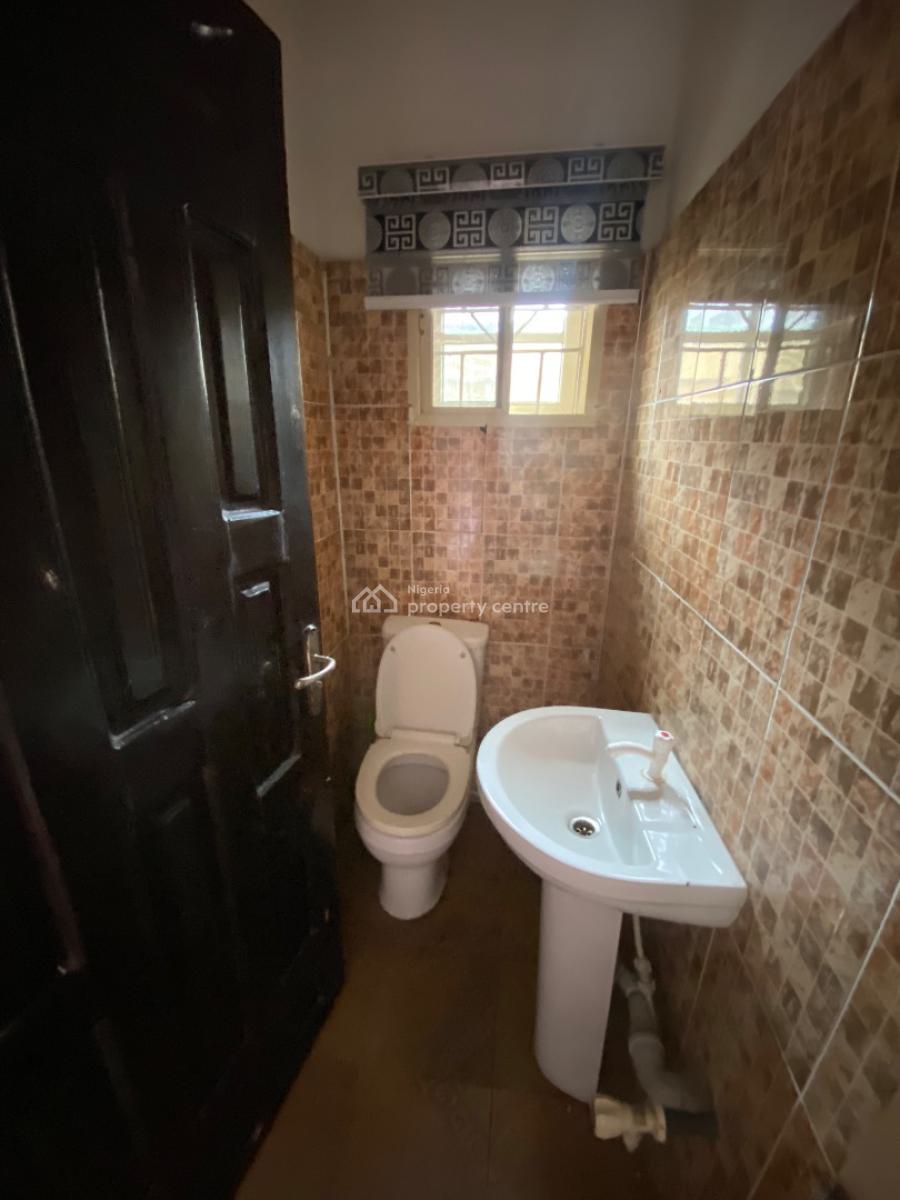 2bedroom Apartment with 2 Balcony & Big Compound in a Serene Environme, Thomas Estate, Ajah, Lagos, Flat / Apartment for Rent