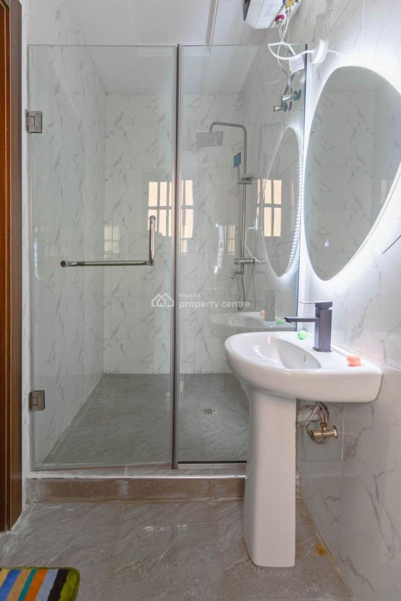 Aesthetically Pleasing 2 Bedrooms Apartment, Lekki Phase 1, Lekki, Lagos, Flat / Apartment Short Let