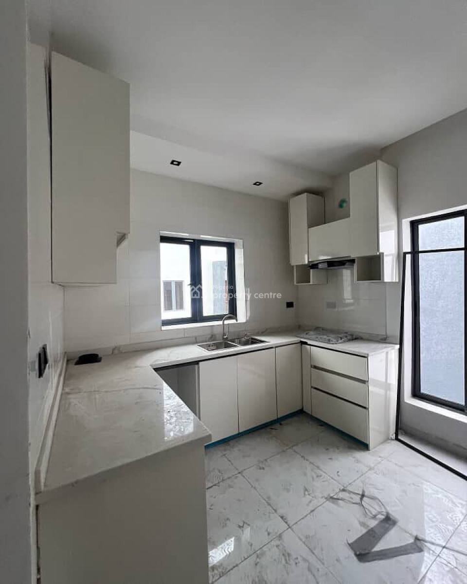 Fully Serviced 2 Bedroom Penthouse Apartment, Lekki Phase 1, Lekki, Lagos, Flat / Apartment for Rent