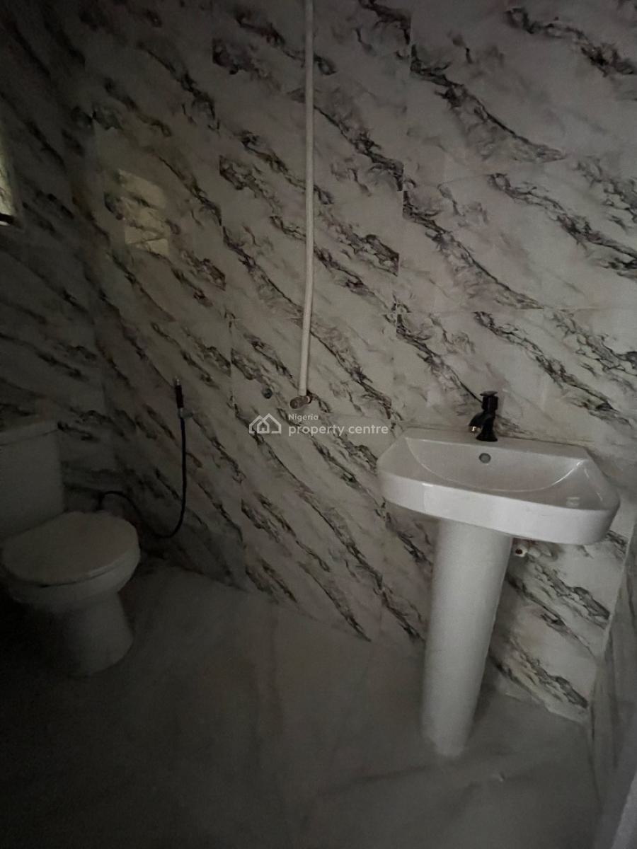 2 Bedroom Apartment Plus Bq, Freedom Way, Lekki Phase 1, Lekki, Lagos, Block of Flats for Sale