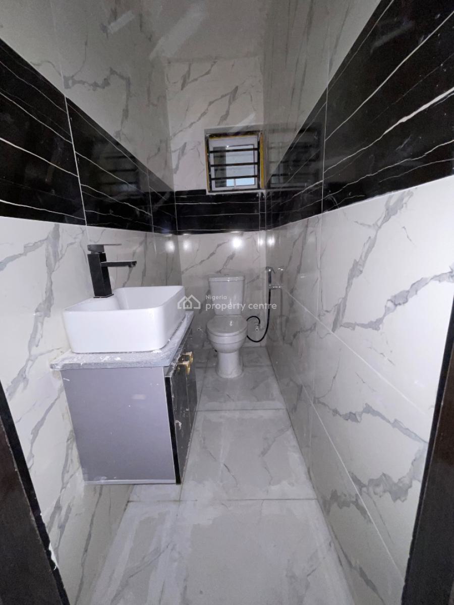 2 Bedroom Apartment Plus Bq, Freedom Way, Lekki Phase 1, Lekki, Lagos, Block of Flats for Sale