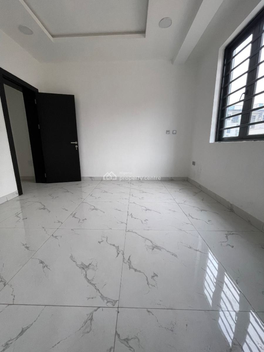 2 Bedroom Apartment, Freedom Way, Lekki Phase 1, Lekki, Lagos, Block of Flats for Sale