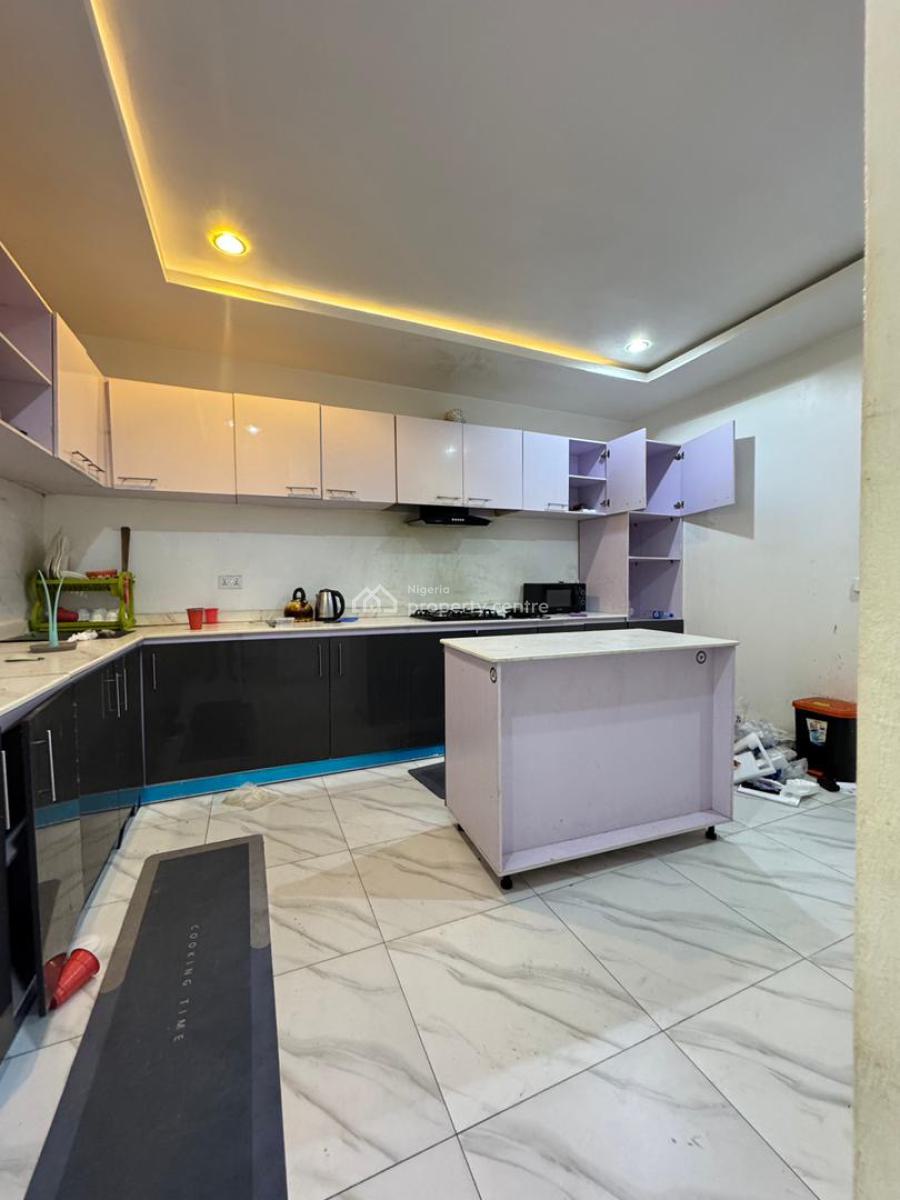 Beautifully Furnished 4 Bed Penthouse in a Well Secured Estate, Gbagada, Lagos, Flat / Apartment for Sale