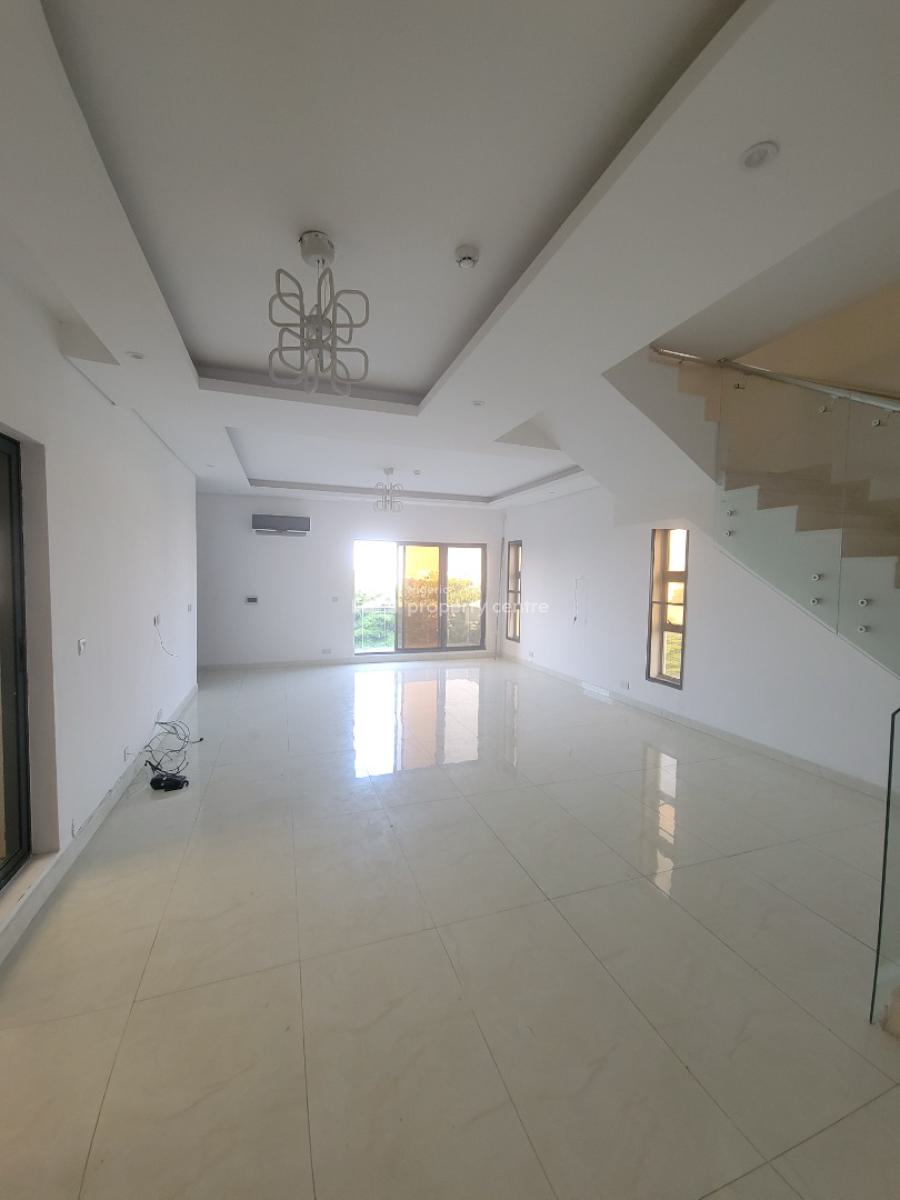 Well Maintained 4bedroom Maisonette Penthouse in Banana Island, Banana Island, Ikoyi, Lagos, Flat / Apartment for Rent