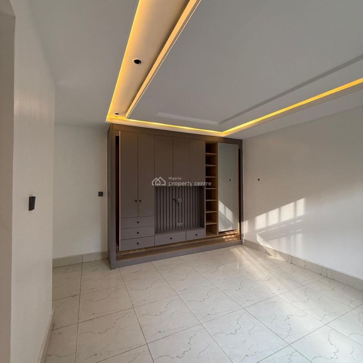 Luxury Corner Piece 4 Bedroom Terrace with 3bq, Two Living Rooms, 5 Minutes Drive to Wuse 2, Kado, Abuja, Terraced Duplex for Sale