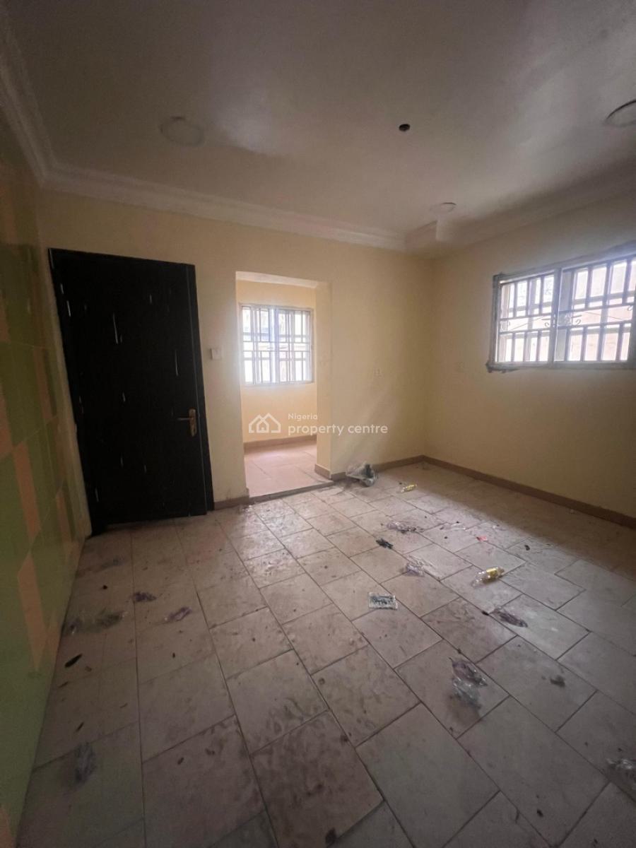 One Bedroom Apartment (commercial Use), Lekki Phase 1, Lekki, Lagos, Commercial Property for Rent