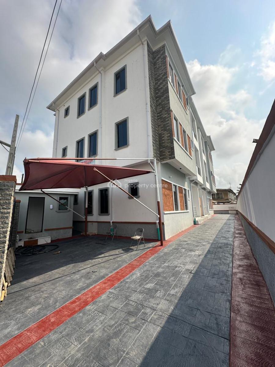 Lovely Built 3 Bedroom Apartment in a Serene Environment, Surulere, Surulere, Lagos, Block of Flats for Sale