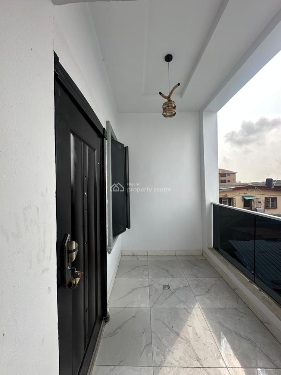 Lovely Built 3 Bedroom Apartment in a Serene Environment, Surulere, Surulere, Lagos, Block of Flats for Sale