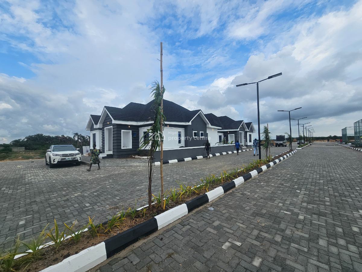 Contemporary 3 Bedrooms Detached Bungalow with 5m Initial Deposit, About 3 Minutes Drive From The Expressway, Eleranigbe, Ibeju Lekki, Lagos, Detached Bungalow for Sale
