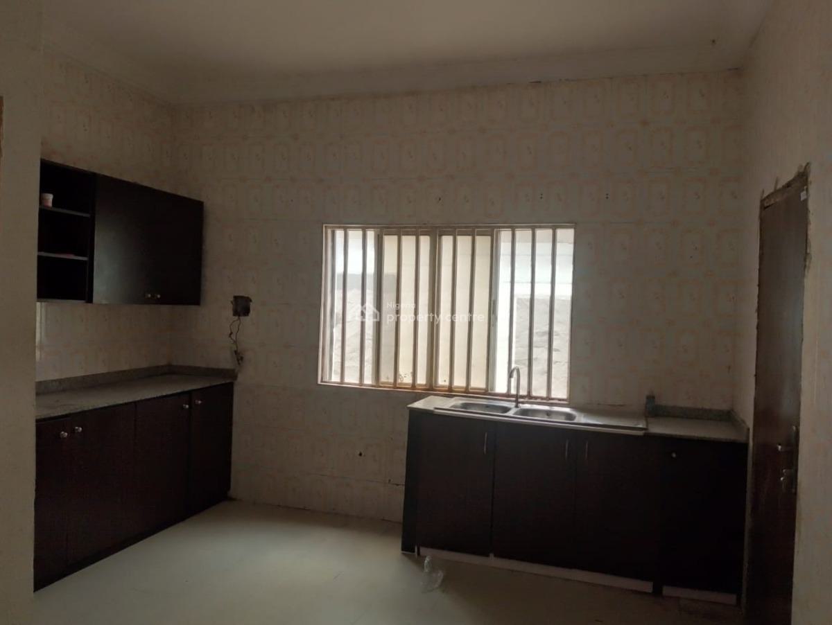 Well Maintained 4 Bedroom Terrace House with Bq, Off Admiralty Way, Lekki Phase 1, Lekki, Lagos, Semi-detached Duplex for Rent