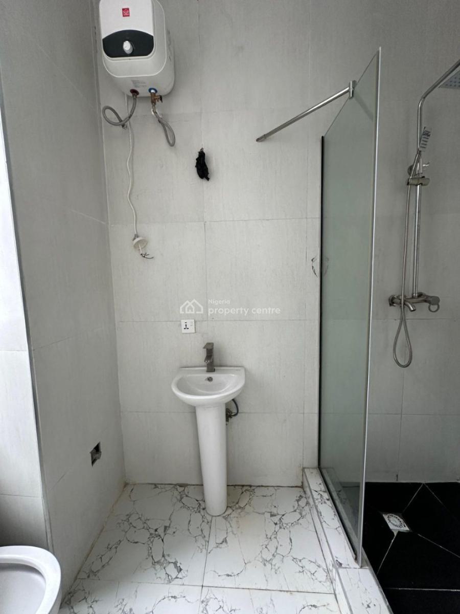 Newly Built and Serviced 2 Bedroom En-suite Flat with Fitted Open Kitc, Chevron Drive, Before 2nd Toll Gate, Lekki, Lagos, Flat / Apartment for Rent