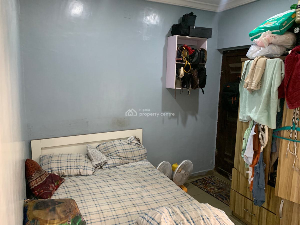 1-bedroom for Lease, Babs Kazeem Street, Obanikoro, Shomolu, Lagos, Mini Flat (room and Parlour) for Rent