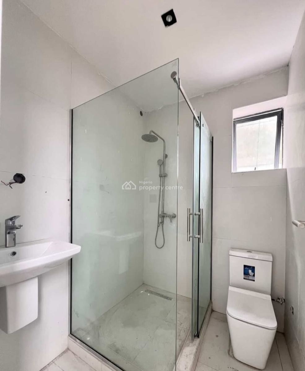 Newly Built and Serviced with 24/7 Power Supply 2 Bedroom En-suite Flat, Lekki Phase 1, Lekki, Lagos, Flat / Apartment for Rent