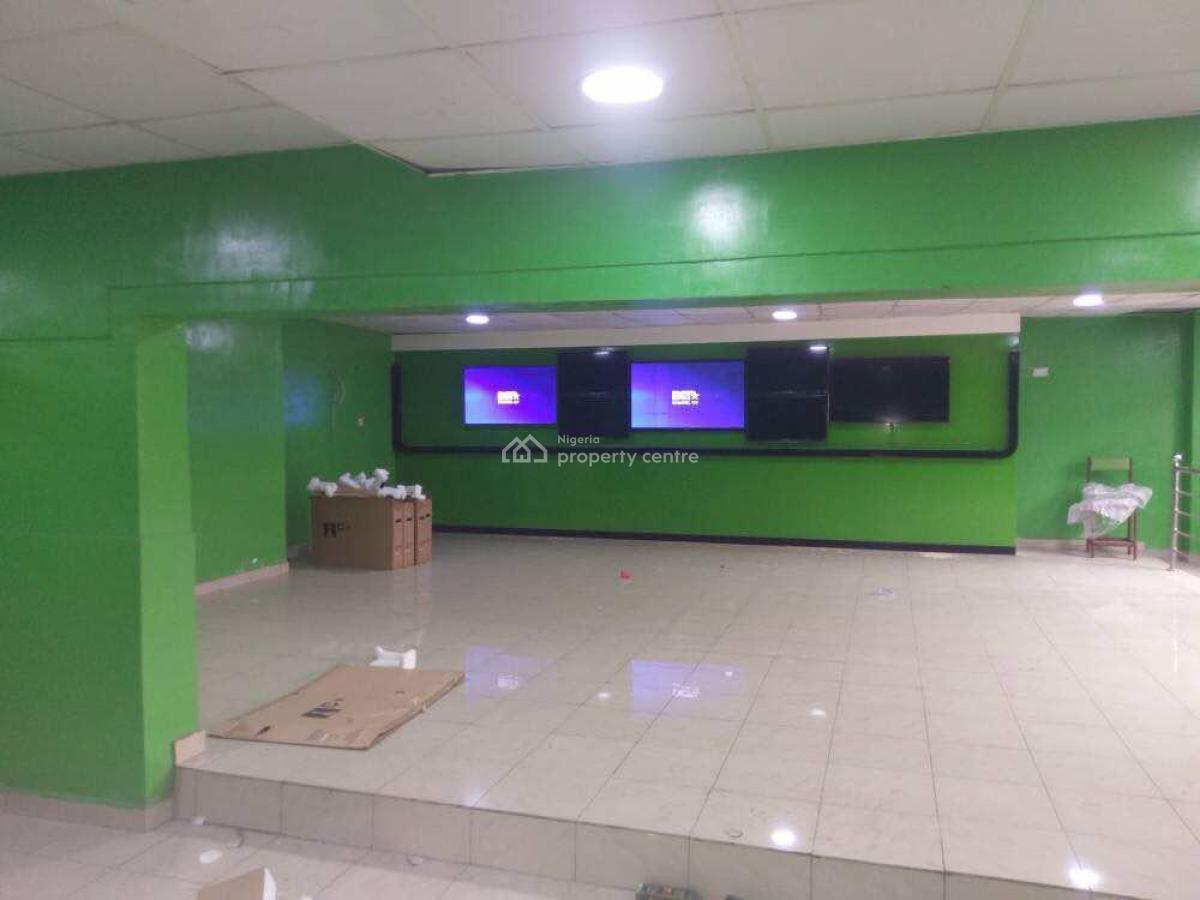 Commercial Building, Oshodi Expressway, Oshodi, Lagos, Commercial Property for Rent