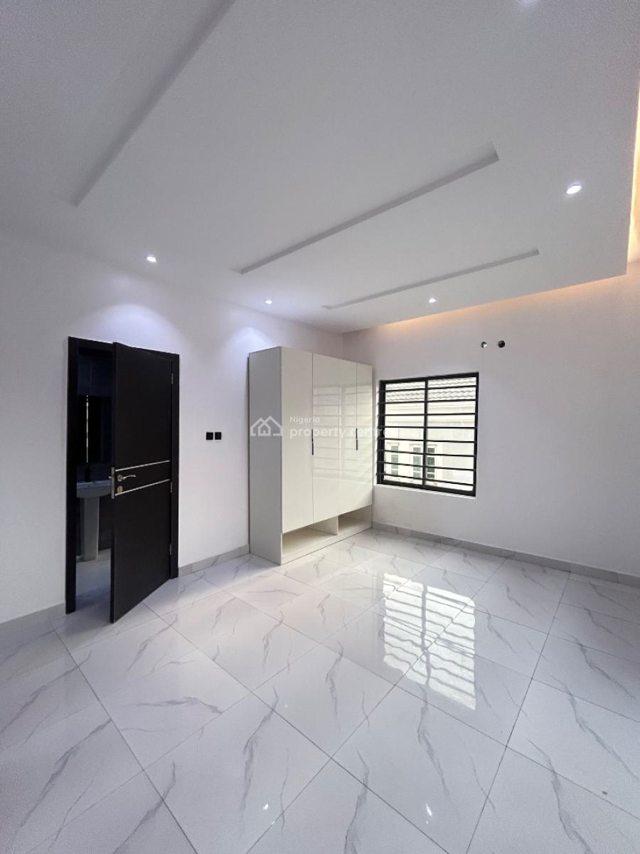 Luxury 3 Bedroom Apartment with Bq, Lekki Phase 1, Lekki, Lagos, Flat / Apartment for Sale