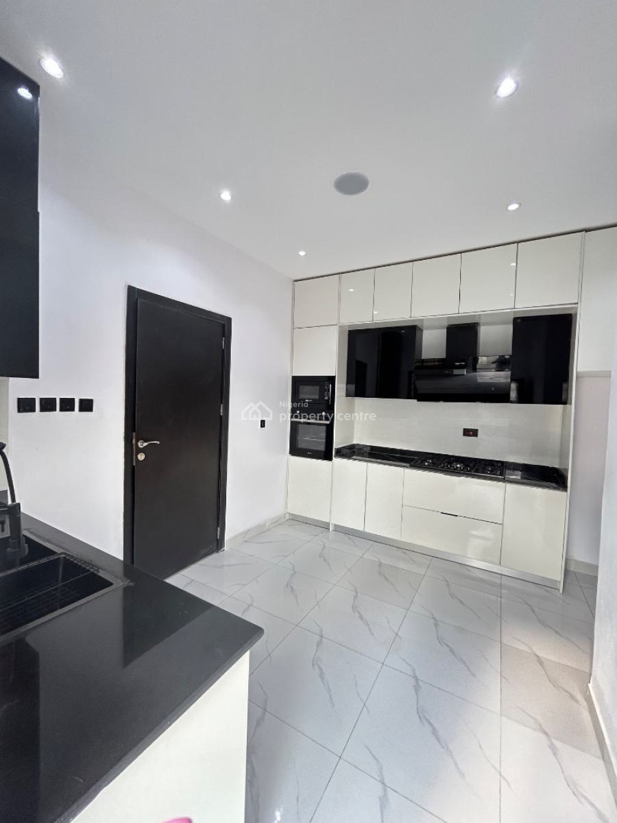 Luxury 3 Bedroom Apartment with Bq, Lekki Phase 1, Lekki, Lagos, Flat / Apartment for Sale