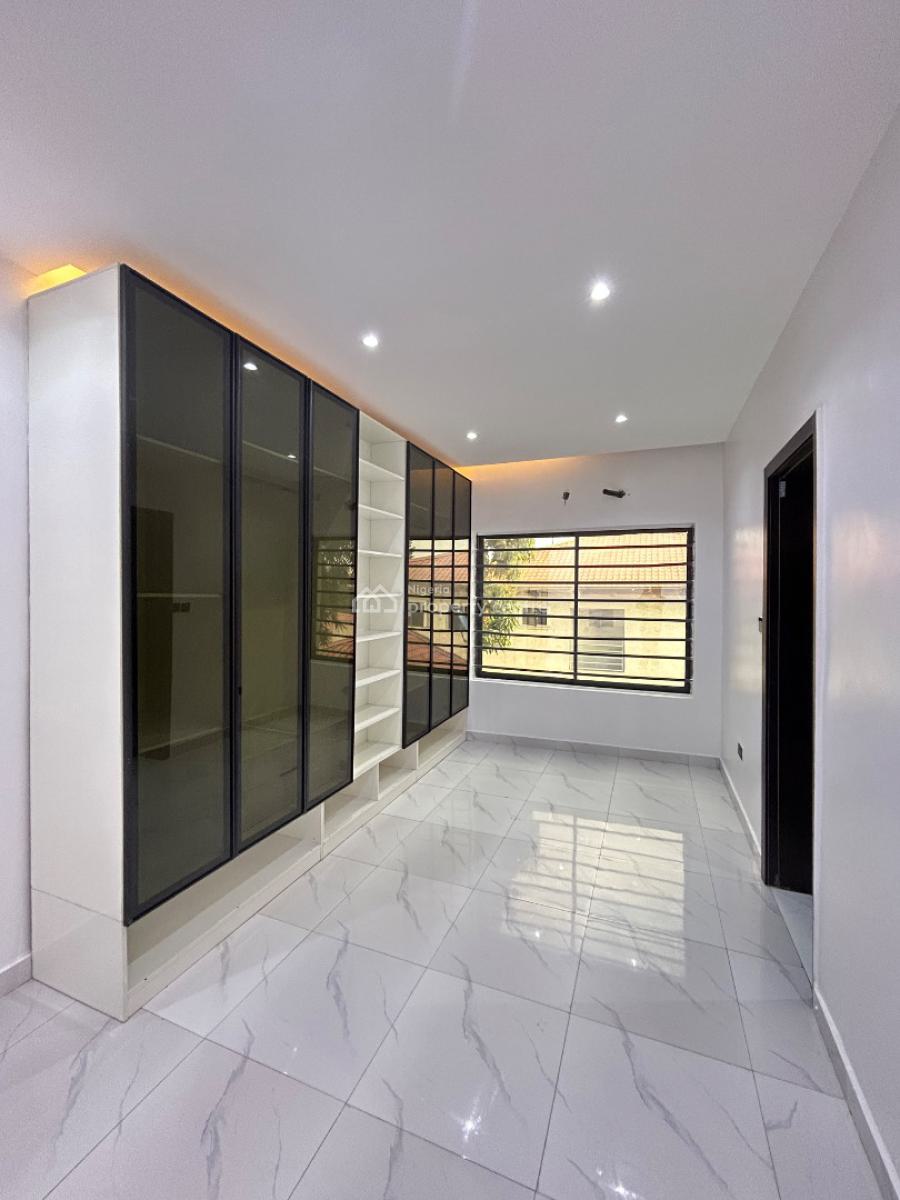 Luxury 3 Bedroom Apartment with Bq, Lekki Phase 1, Lekki, Lagos, Flat / Apartment for Sale
