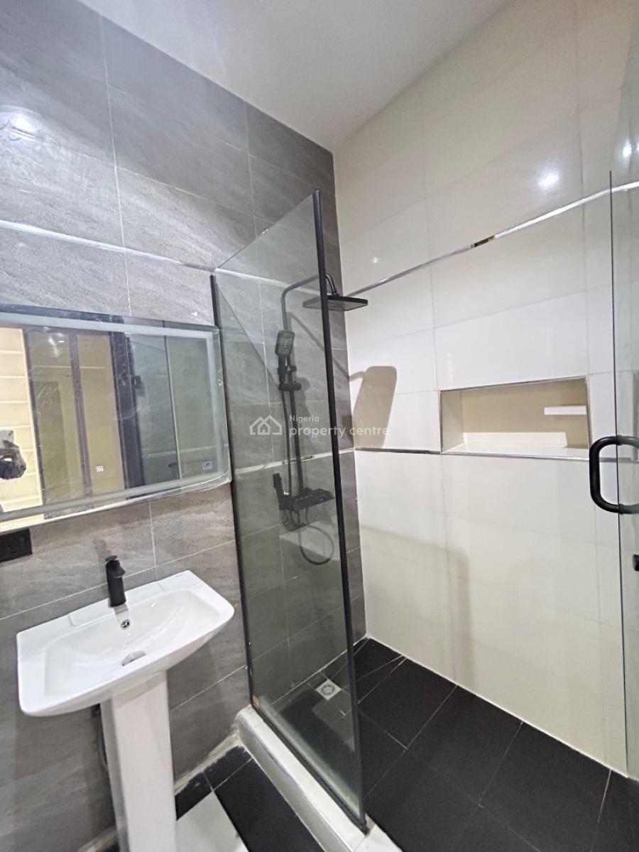 Luxury 3 Bedroom Apartment with Bq, Lekki Phase 1, Lekki, Lagos, Flat / Apartment for Sale