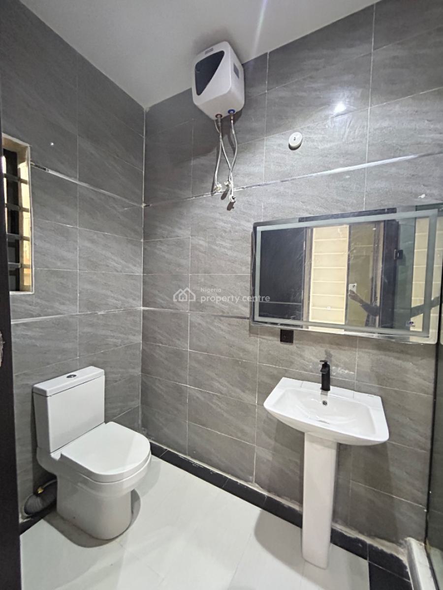 Luxury 3 Bedroom Apartment with Bq, Lekki Phase 1, Lekki, Lagos, Flat / Apartment for Sale