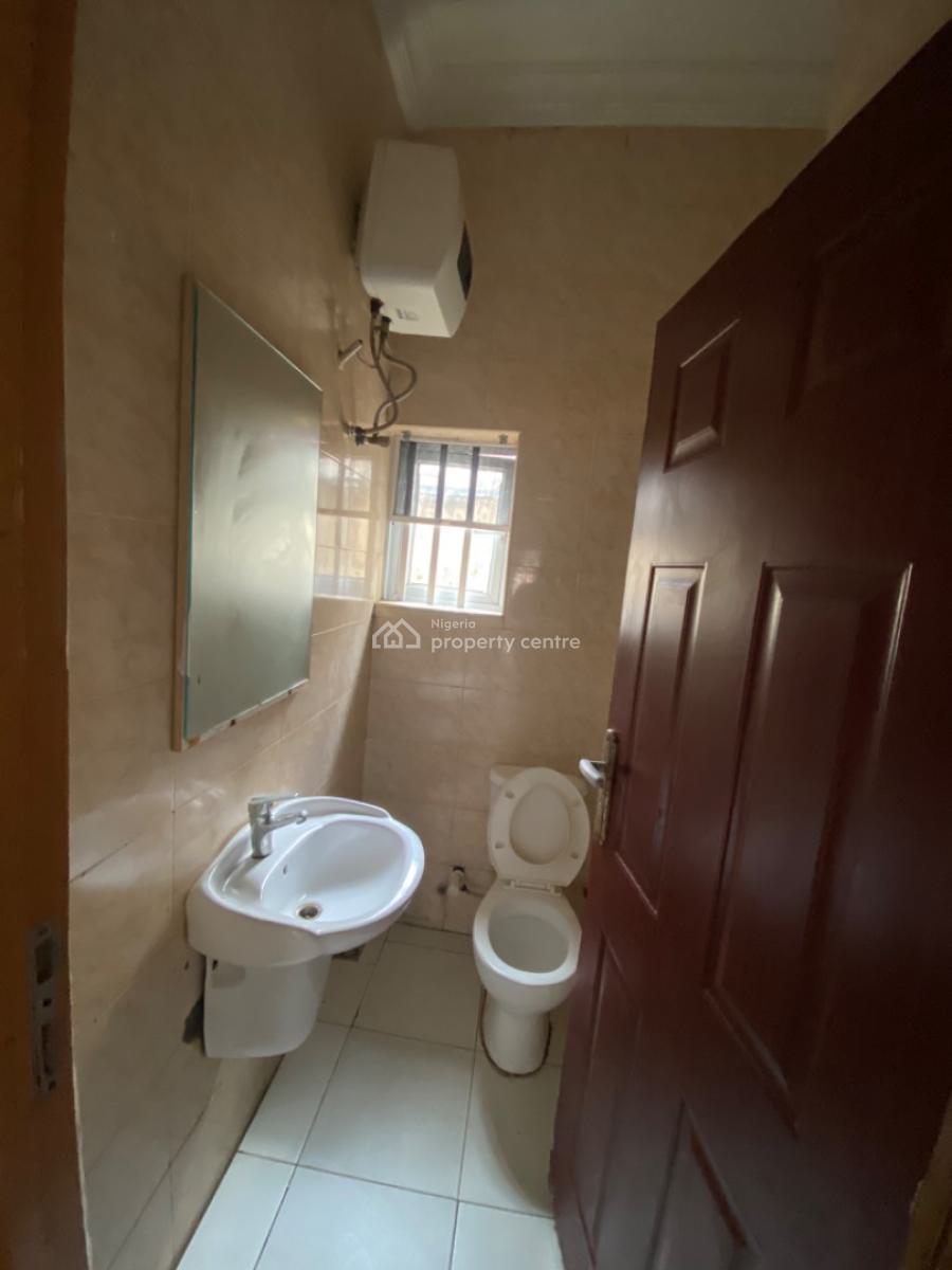 Spacious 2 Bedrooms Apartment Downstairs, House on The Rock, Ikate, Lekki, Lagos, Flat / Apartment for Rent
