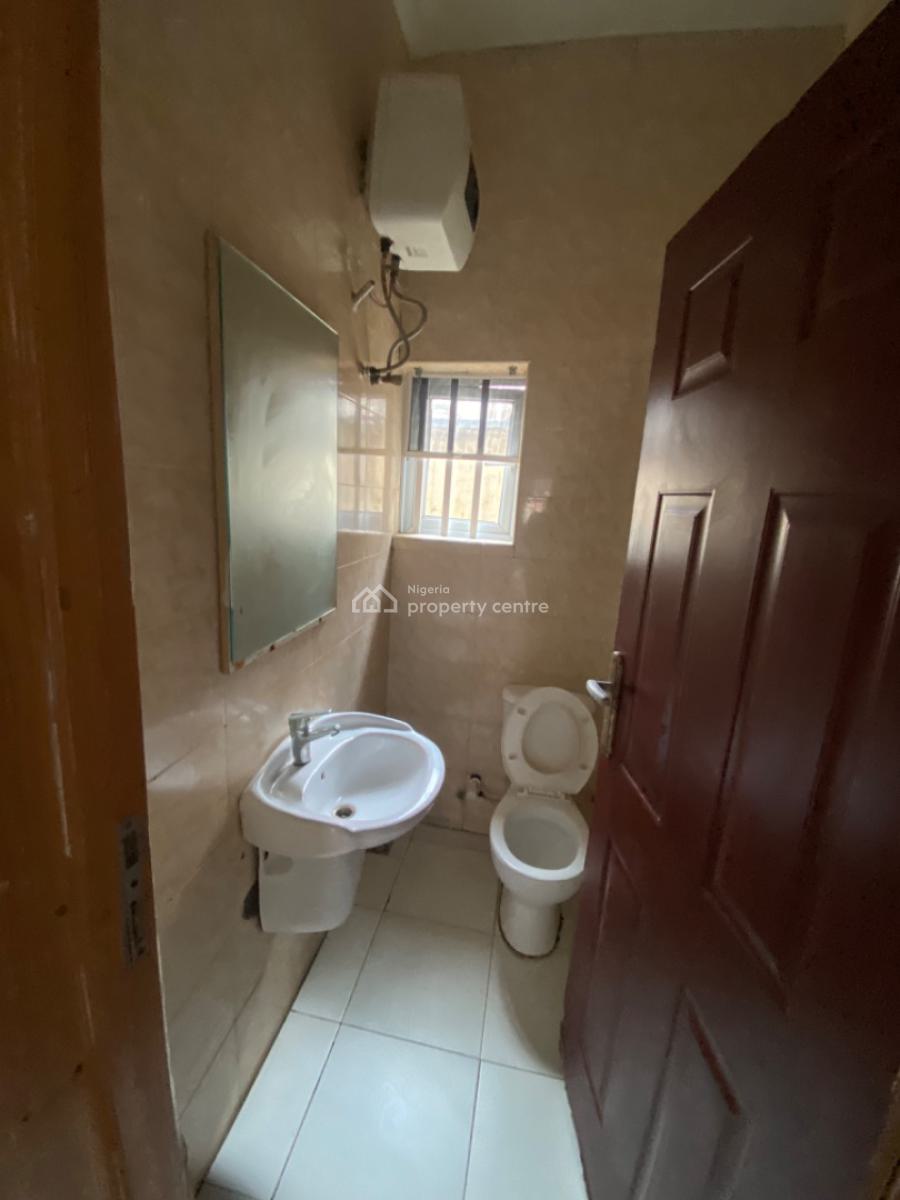 Spacious 2 Bedrooms Apartment Downstairs, House on The Rock, Ikate, Lekki, Lagos, Flat / Apartment for Rent