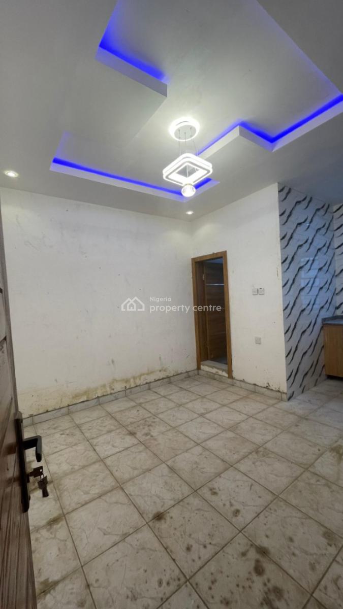 Studio Apartnment, Onabola Street, Pedro, Gbagada, Lagos, Self Contain (single Rooms) for Rent