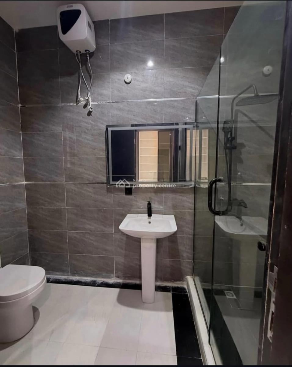 2 Bedroom Apartment  Lekki Luxurious Apartments with Elevator, Lekki Phase 1, Lekki, Lagos, Flat / Apartment for Sale