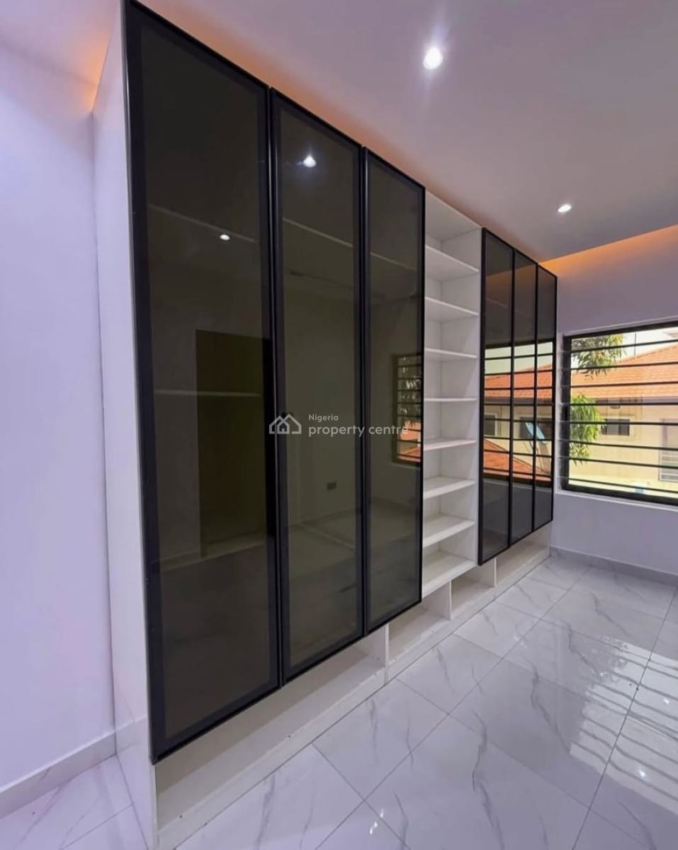 2 Bedroom Apartment  Lekki Luxurious Apartments with Elevator, Lekki Phase 1, Lekki, Lagos, Flat / Apartment for Sale