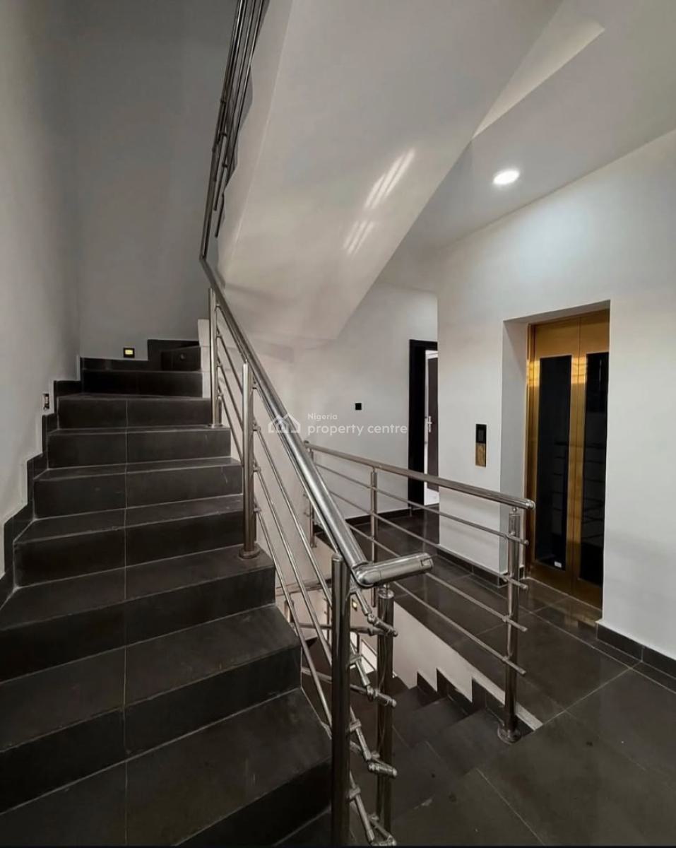 2 Bedroom Apartment  Lekki Luxurious Apartments with Elevator, Lekki Phase 1, Lekki, Lagos, Flat / Apartment for Sale