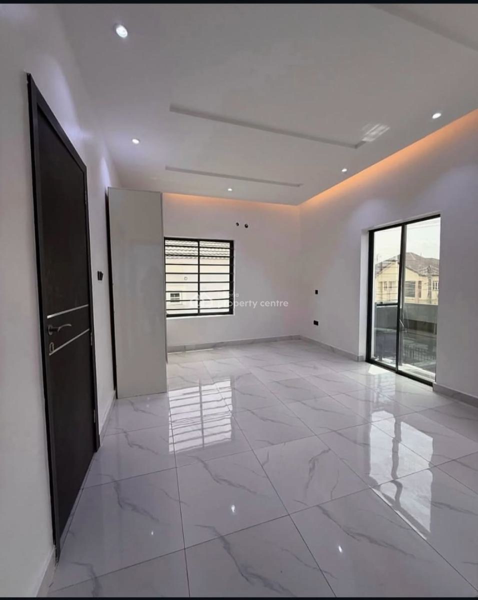 2 Bedroom Apartment  Lekki Luxurious Apartments with Elevator, Lekki Phase 1, Lekki, Lagos, Flat / Apartment for Sale