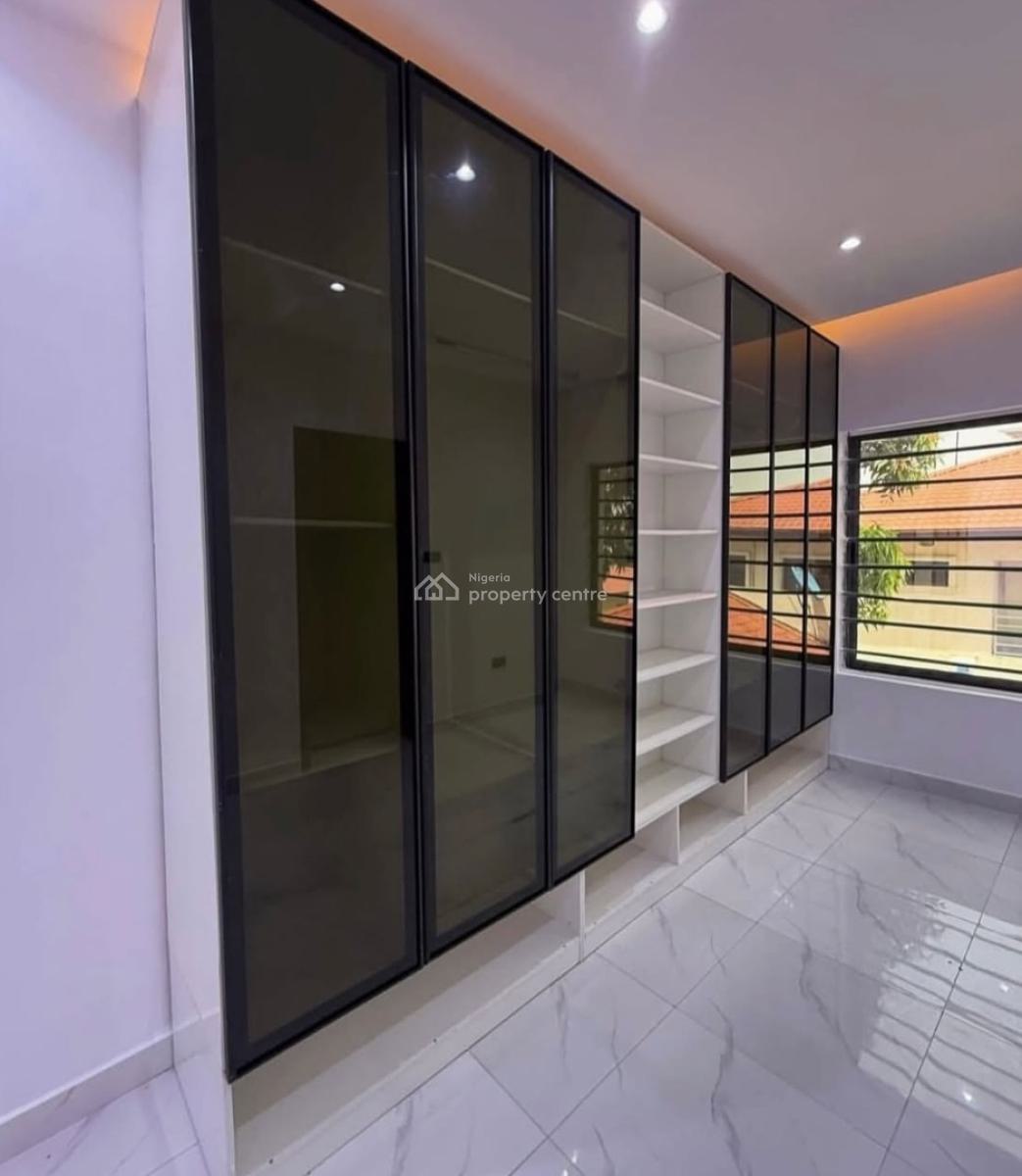 Nice 3 Bedroom Apartment  Lekki Luxurious Apartments with Elevator, Lekki Phase 1, Lekki, Lagos, Flat / Apartment for Sale