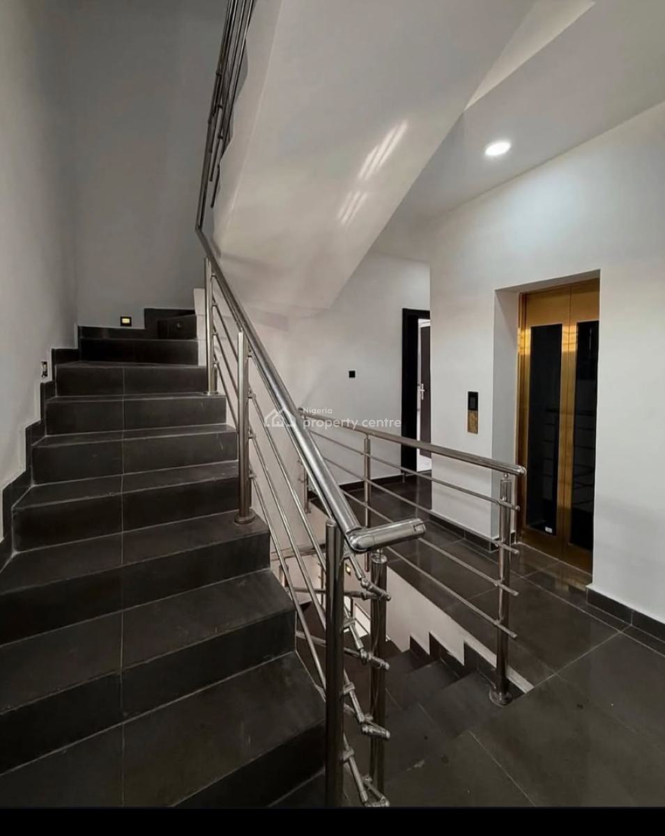 Nice 3 Bedroom Apartment  Lekki Luxurious Apartments with Elevator, Lekki Phase 1, Lekki, Lagos, Flat / Apartment for Sale