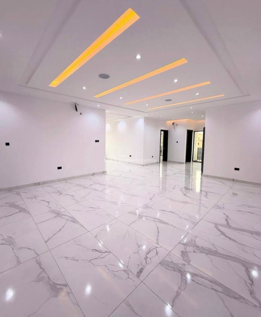 Nice 3 Bedroom Apartment  Lekki Luxurious Apartments with Elevator, Lekki Phase 1, Lekki, Lagos, Flat / Apartment for Sale