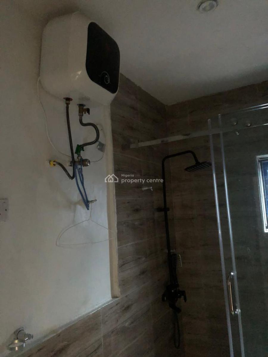 Lovely 3 Bedroom Apartment, Gra Phase 2, Magodo, Lagos, Flat / Apartment for Rent