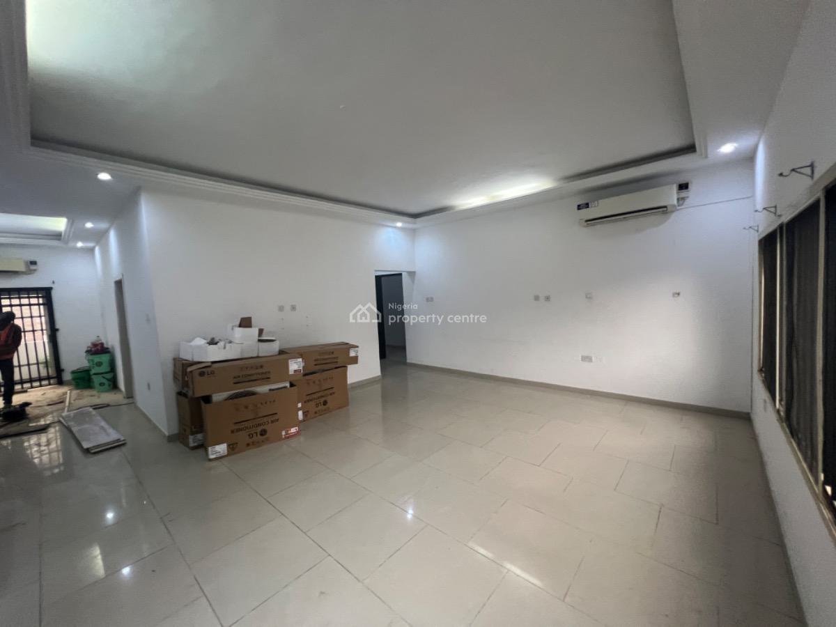 Standard 3 Bedroom Apartment with Bq, Lekki Phase 1, Lekki, Lagos, Flat / Apartment for Rent