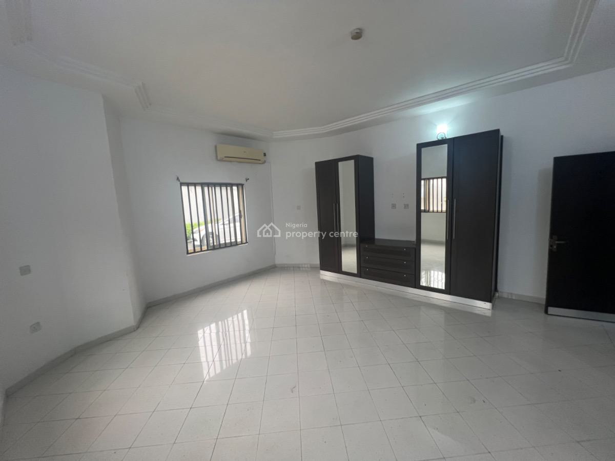 Standard 3 Bedroom Apartment with Bq, Lekki Phase 1, Lekki, Lagos, Flat / Apartment for Rent