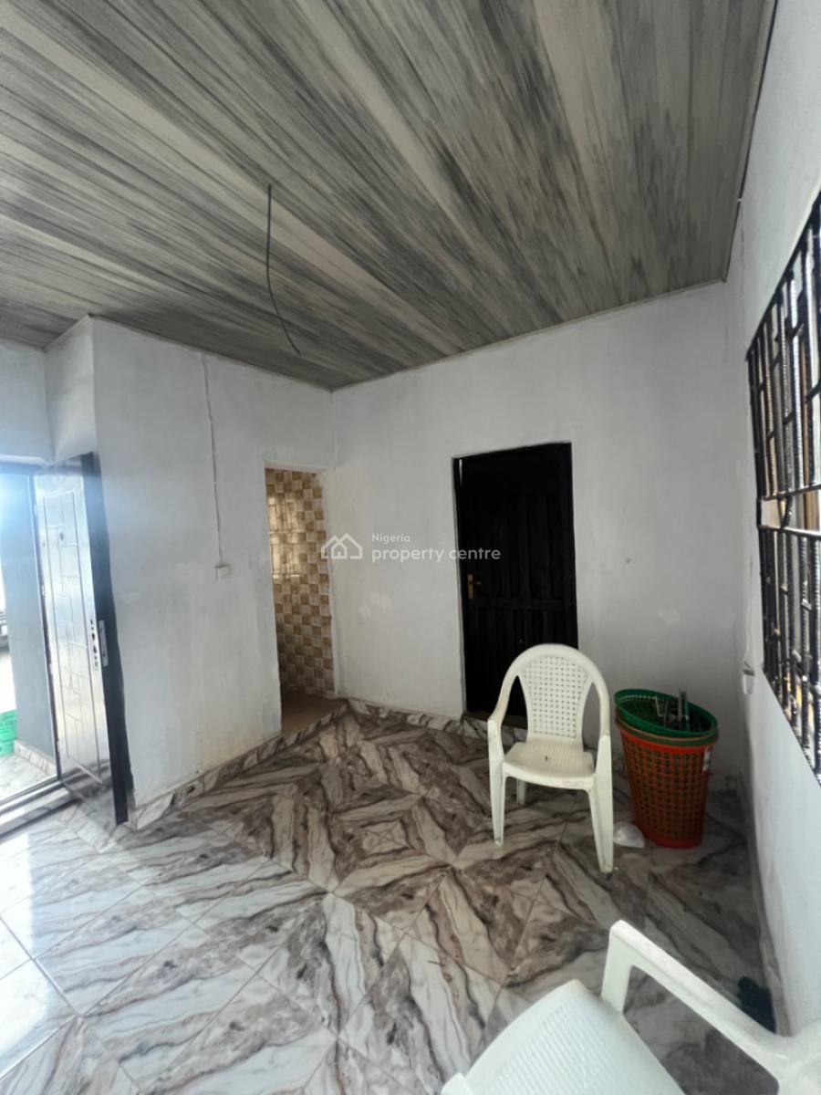 1 Bedroom Mini Flat ( Room and Parlor), Yaba, Lagos, Mini Flat (room and Parlour) for Rent