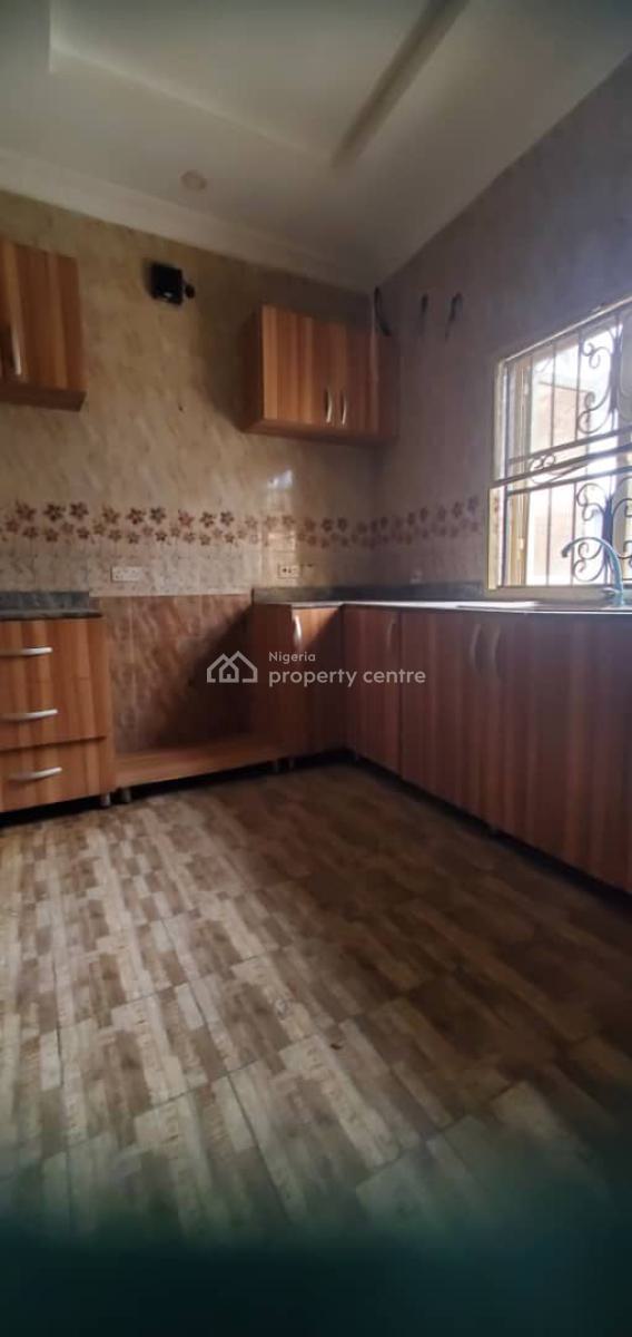 Well Maintained Spacious 2 Bedroom Apartment on The Ground Floor, Osapa London, Osapa, Lekki, Lagos, Flat / Apartment for Rent