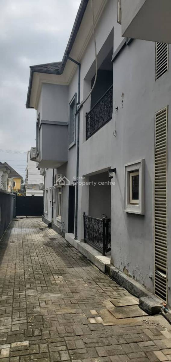 Well Maintained Spacious 2 Bedroom Apartment on The Ground Floor, Osapa London, Osapa, Lekki, Lagos, Flat / Apartment for Rent