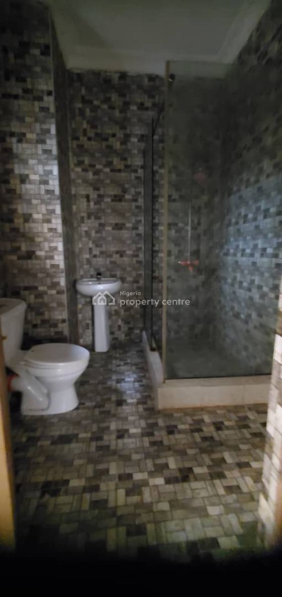Well Maintained Spacious 2 Bedroom Apartment on The Ground Floor, Osapa London, Osapa, Lekki, Lagos, Flat / Apartment for Rent