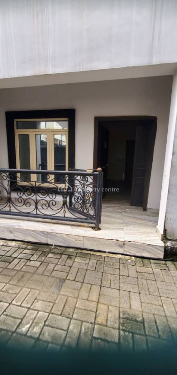 Well Maintained Spacious 2 Bedroom Apartment on The Ground Floor, Osapa London, Osapa, Lekki, Lagos, Flat / Apartment for Rent