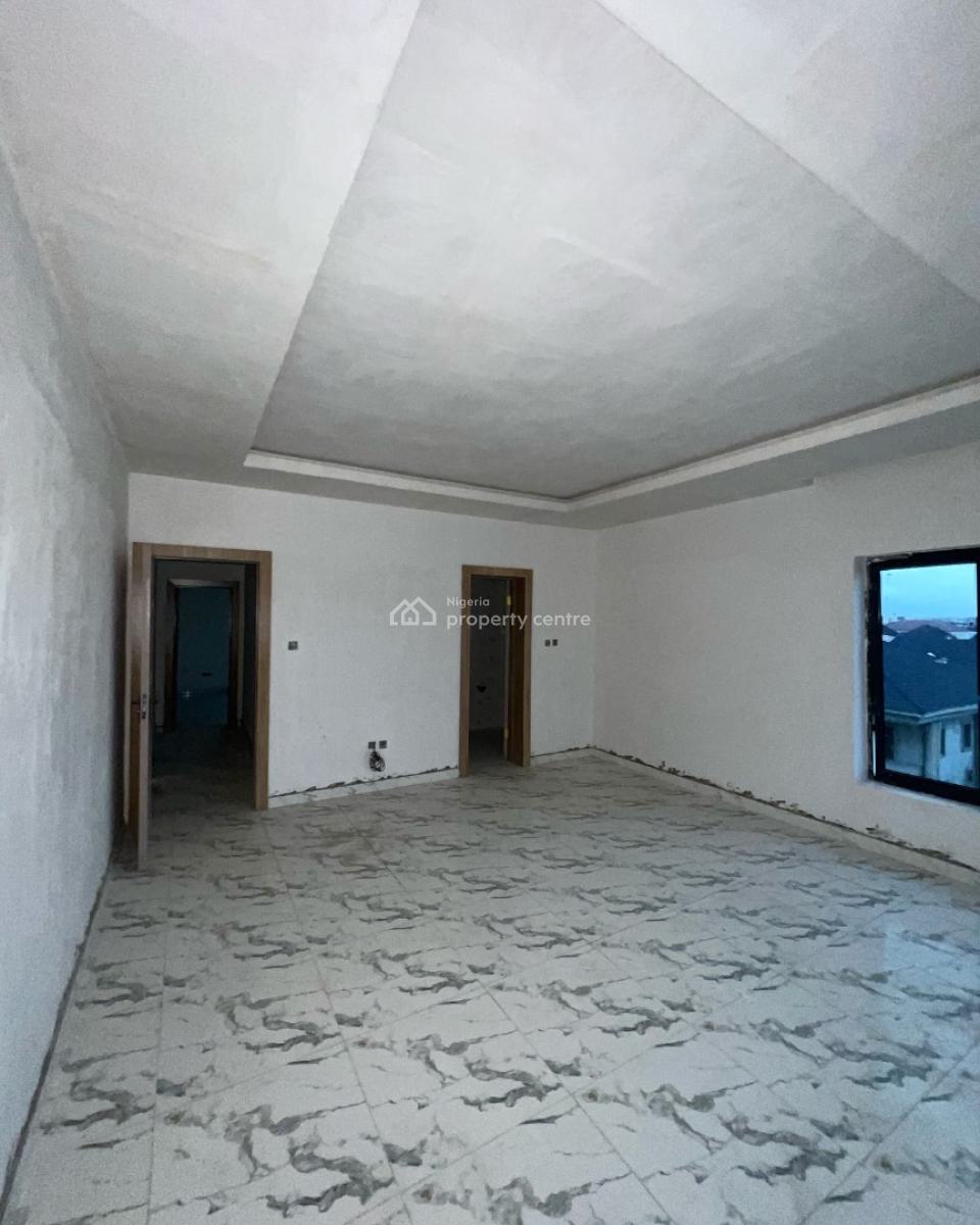 Spaciously Built 4 Bedroom Apartment with Pool, Lekki Phase 1, Lekki, Lagos, Flat / Apartment for Rent