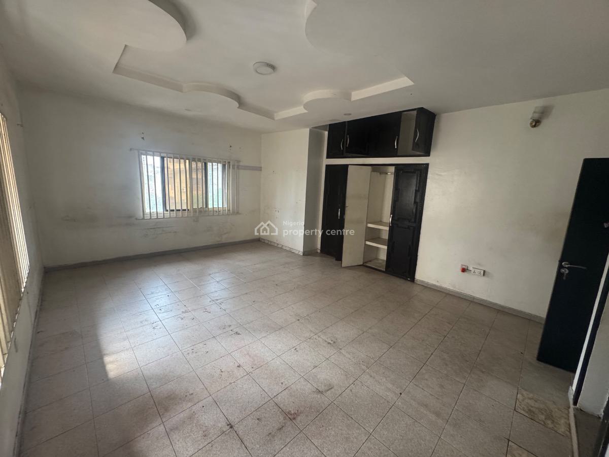 a Spacious Well Maintained 2 Bedroom Apartment, Off Admiralty Way, Lekki Phase 1, Lekki, Lagos, Flat / Apartment for Rent
