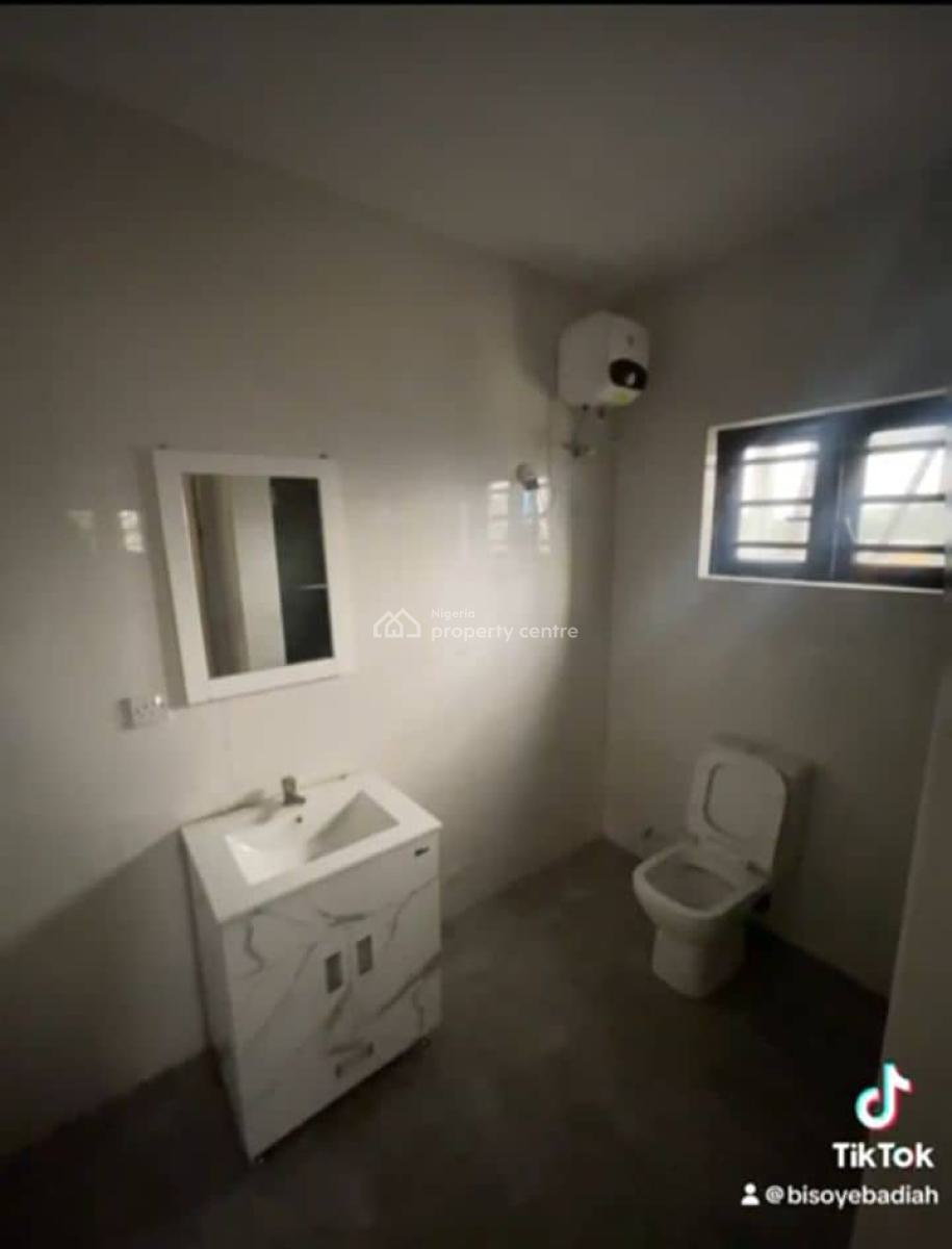 5 Bedroom Fully Detached Duplex with Bq, Gra Phase 1, Magodo, Lagos, Detached Duplex for Sale