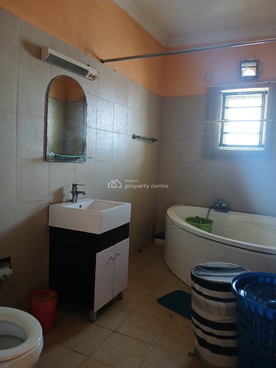3 Bedroom Flat, Jacob Mews Estate, Adekunle, Yaba, Lagos, Flat / Apartment for Rent