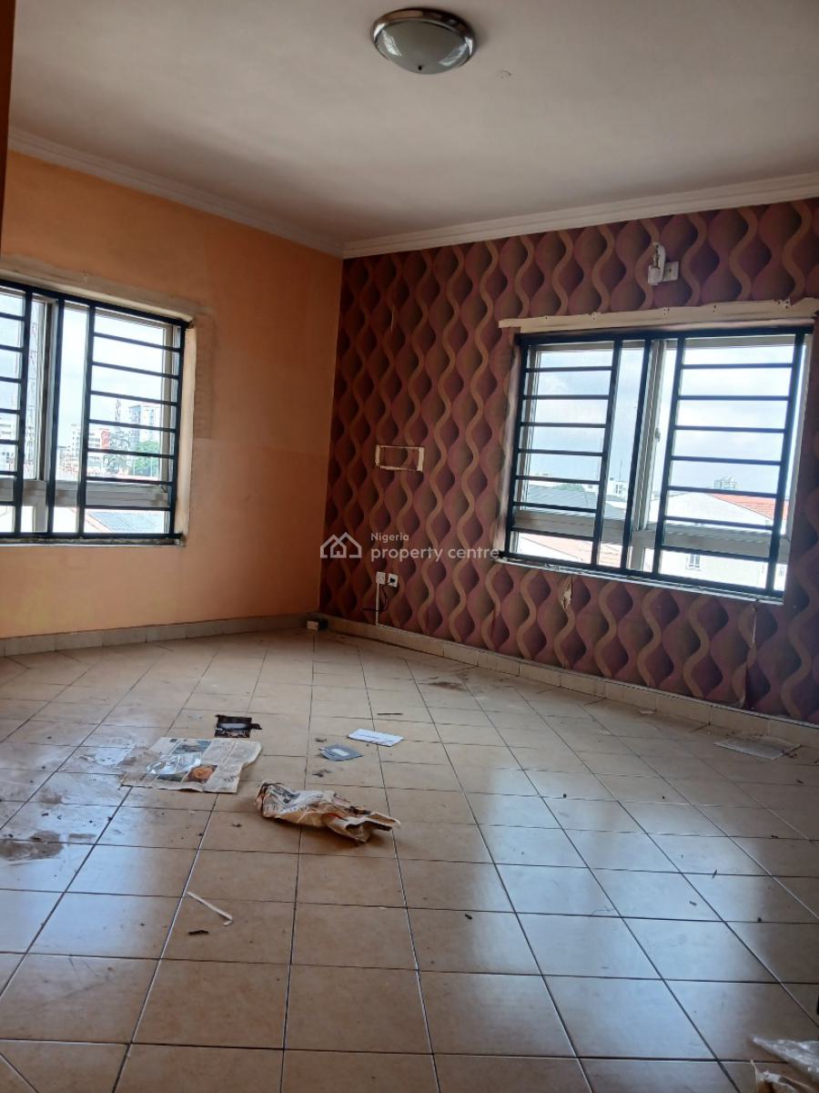 3 Bedroom Flat, Jacob Mews Estate, Adekunle, Yaba, Lagos, Flat / Apartment for Rent