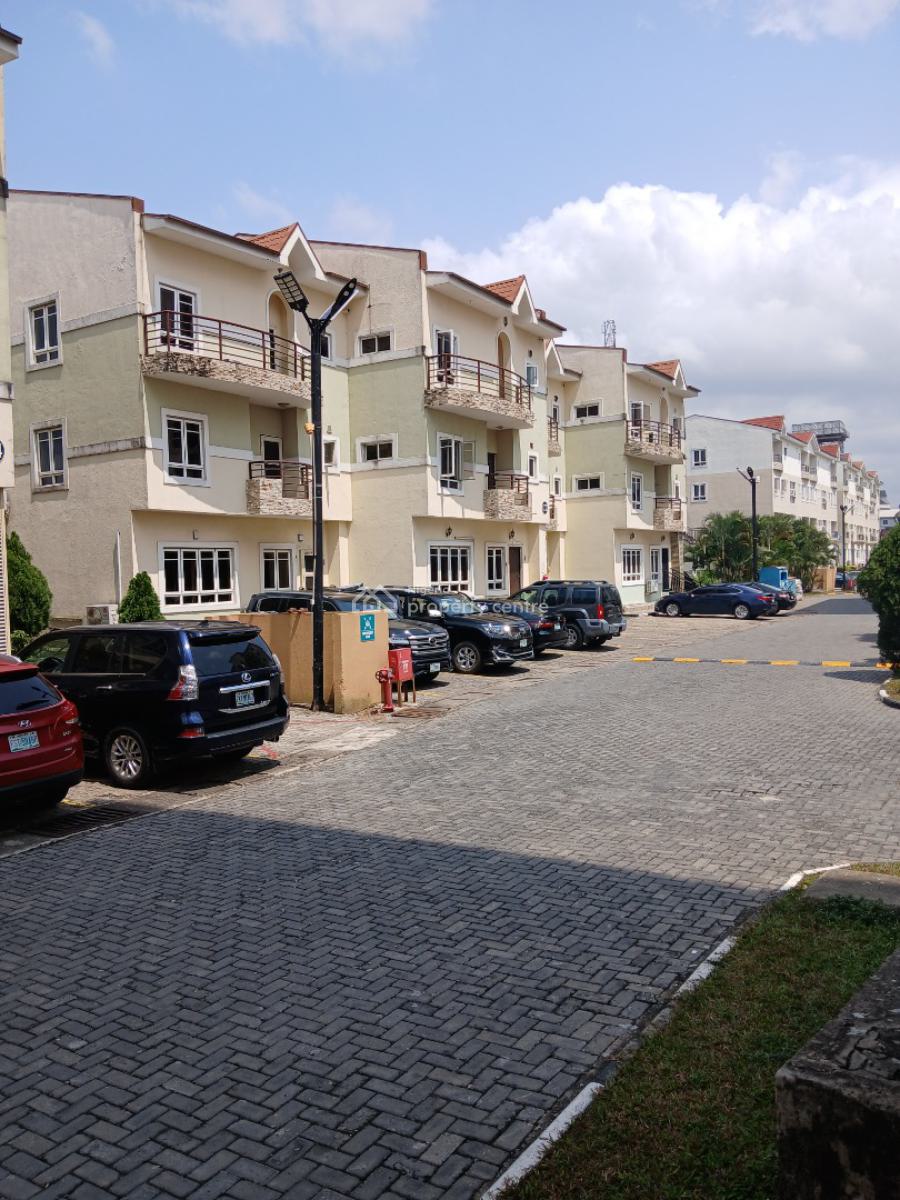 3 Bedroom Flat, Jacob Mews Estate, Adekunle, Yaba, Lagos, Flat / Apartment for Rent